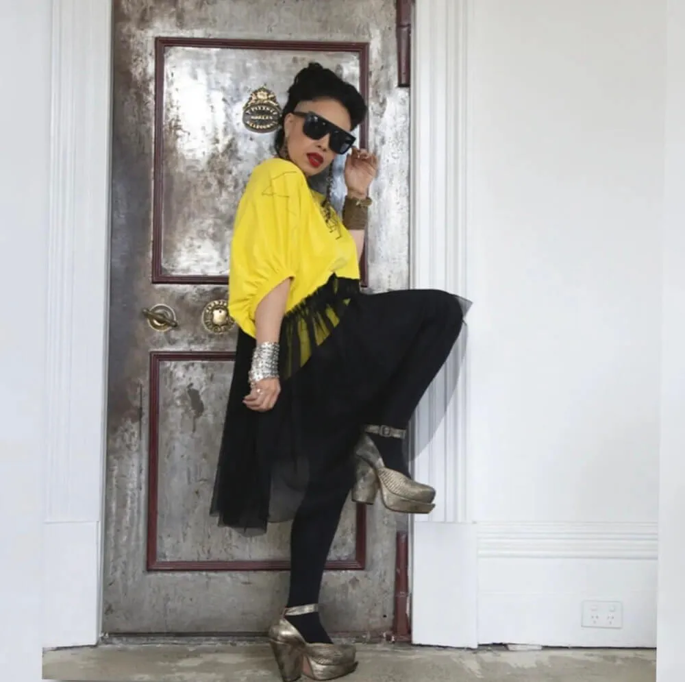 Vida Shoe - Gold Distressed